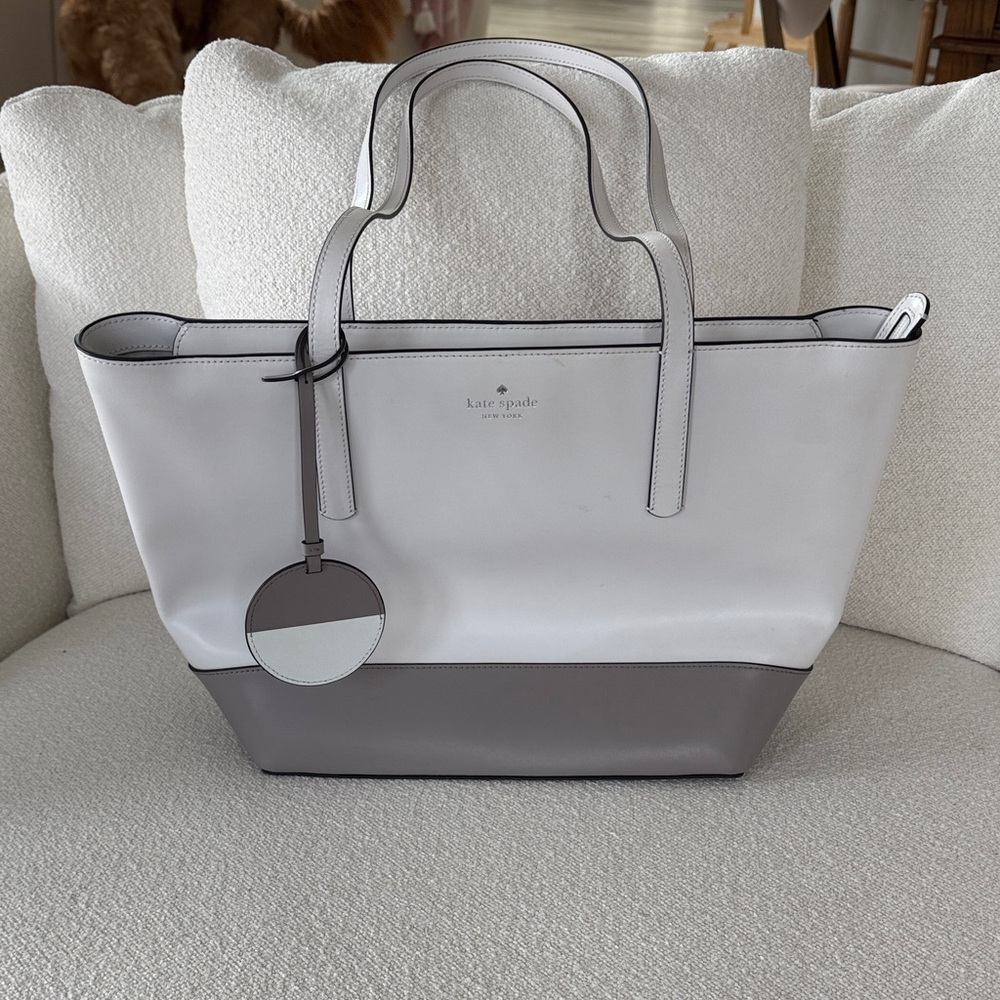 Like new! kate spade White and Gray Two-Tone Tote